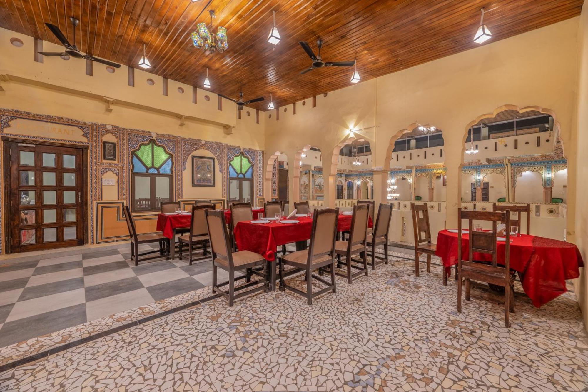 Hotel Shahi Palace Mandāwa Buitenkant foto